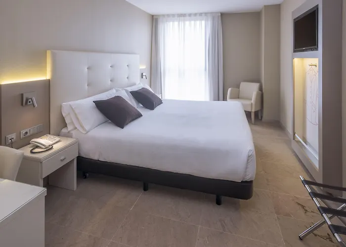 酒店 Serhs Del Port 3*